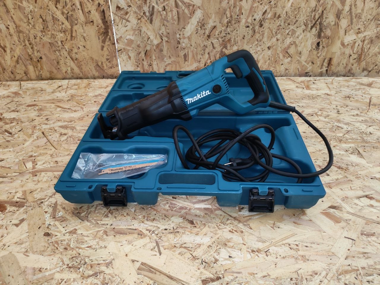 Сабельная пила Makita JR3051TK 198611